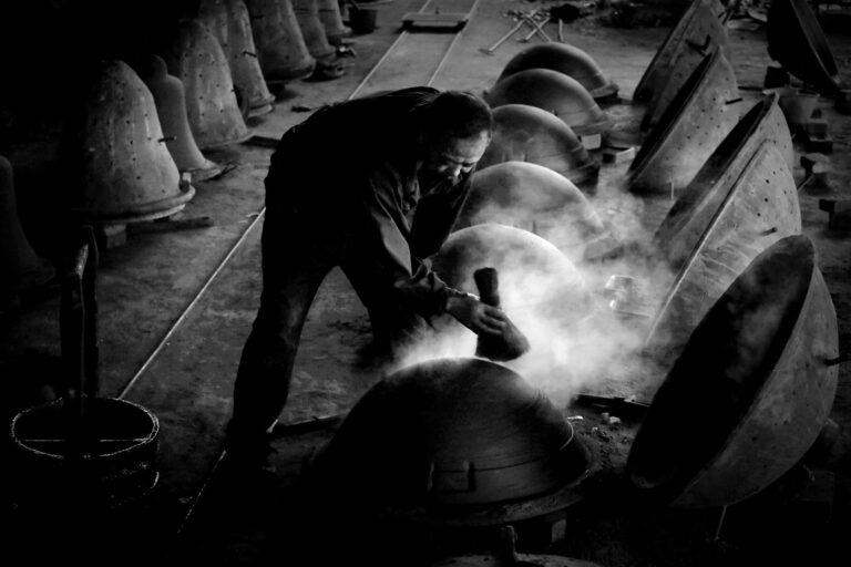 Wang Lixin - Iron-pot-foundry